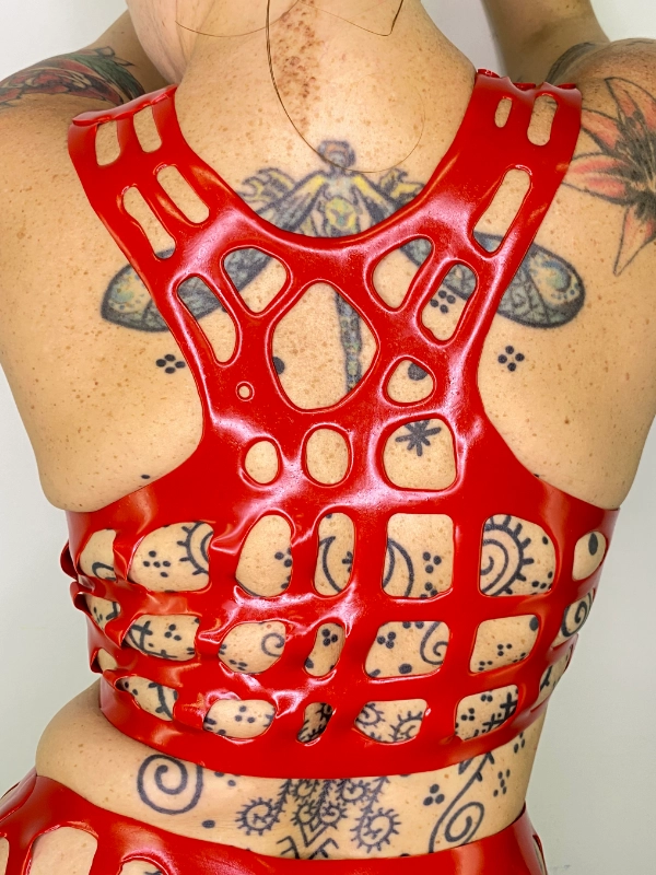 Draw Top Red D H.R. Latex Draw, Red Top // From Stock